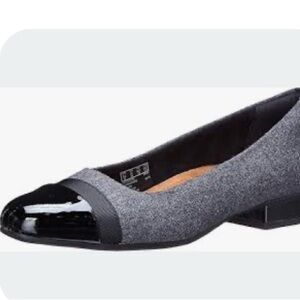 Clarks Women's Flats in Gray and Black